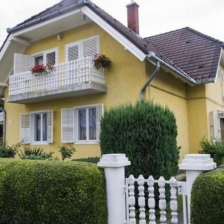 Gizella Haz Apartment Keszthely Bagian luar foto