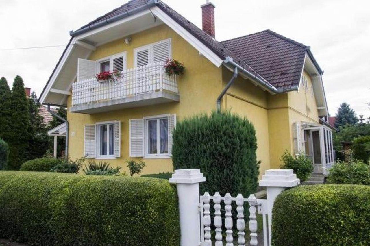 Gizella Haz Apartment Keszthely Bagian luar foto