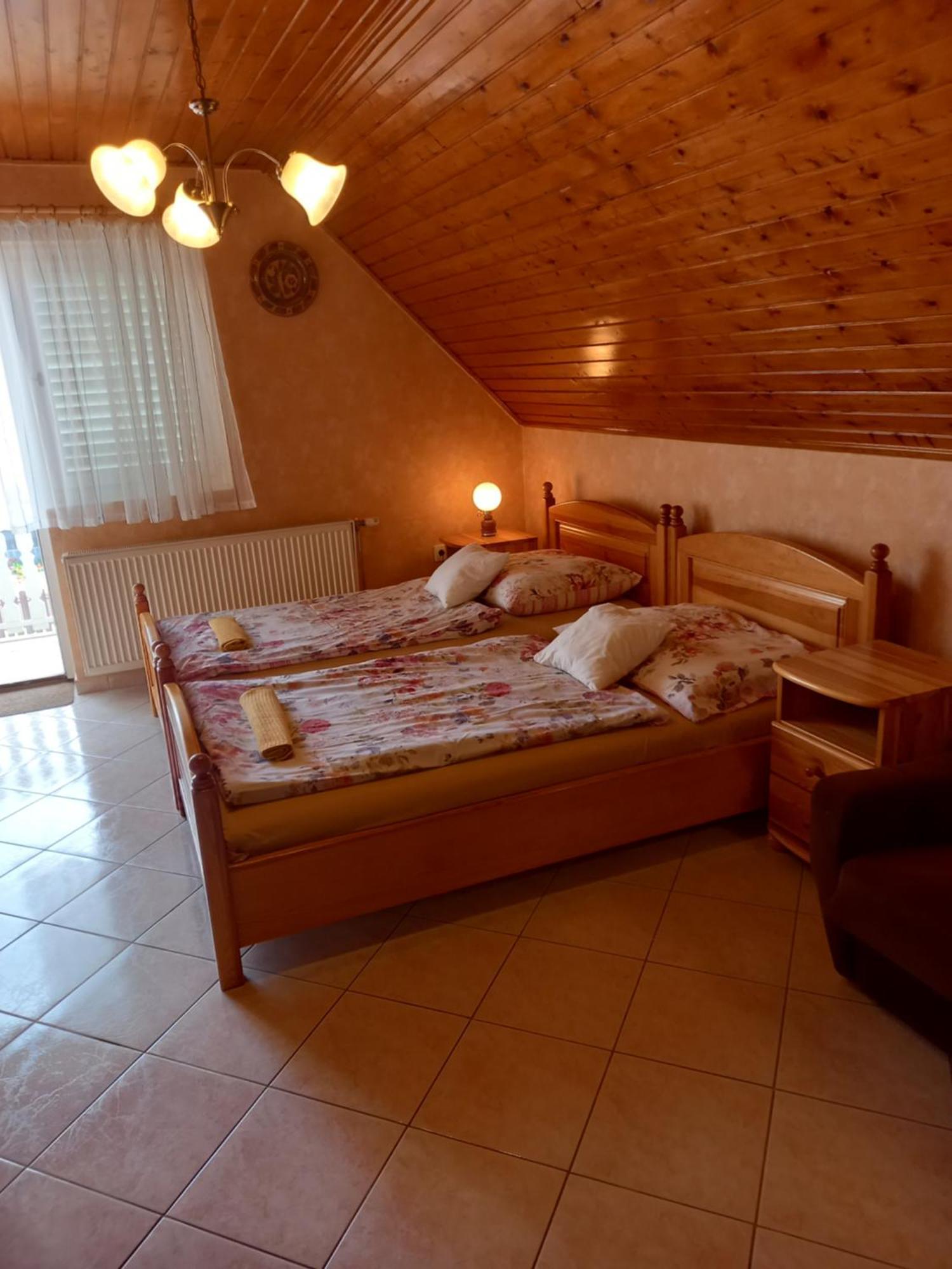 Gizella Haz Apartment Keszthely Bagian luar foto