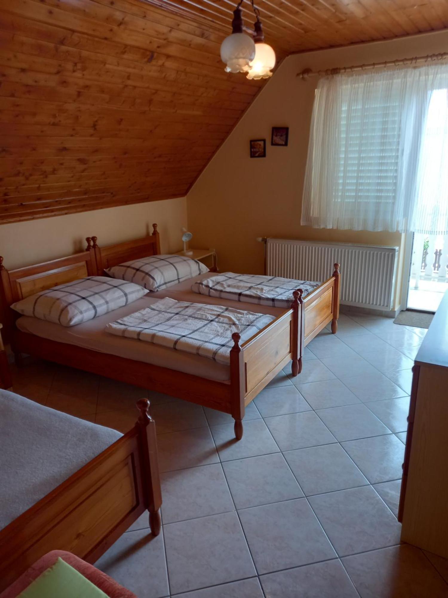 Gizella Haz Apartment Keszthely Bagian luar foto